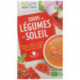 Soupe aux légumes du soleil, tomates, carottes, courgettes, oignons, poivrons rouges, haricots verts basilic.